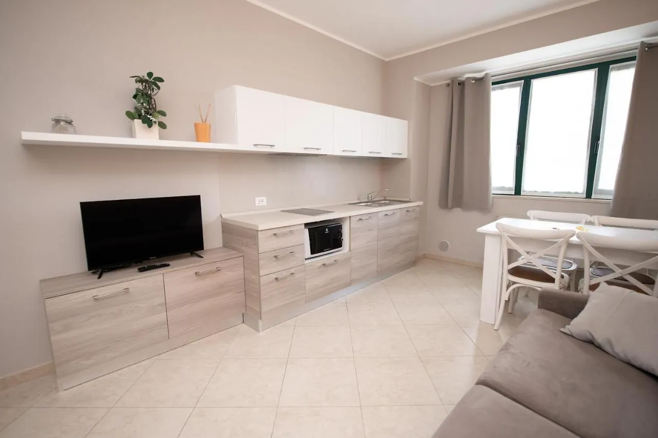 Luxury Martina Appartamenti Moniga del Garda Ξενοδοχείο με διαμερίσματα